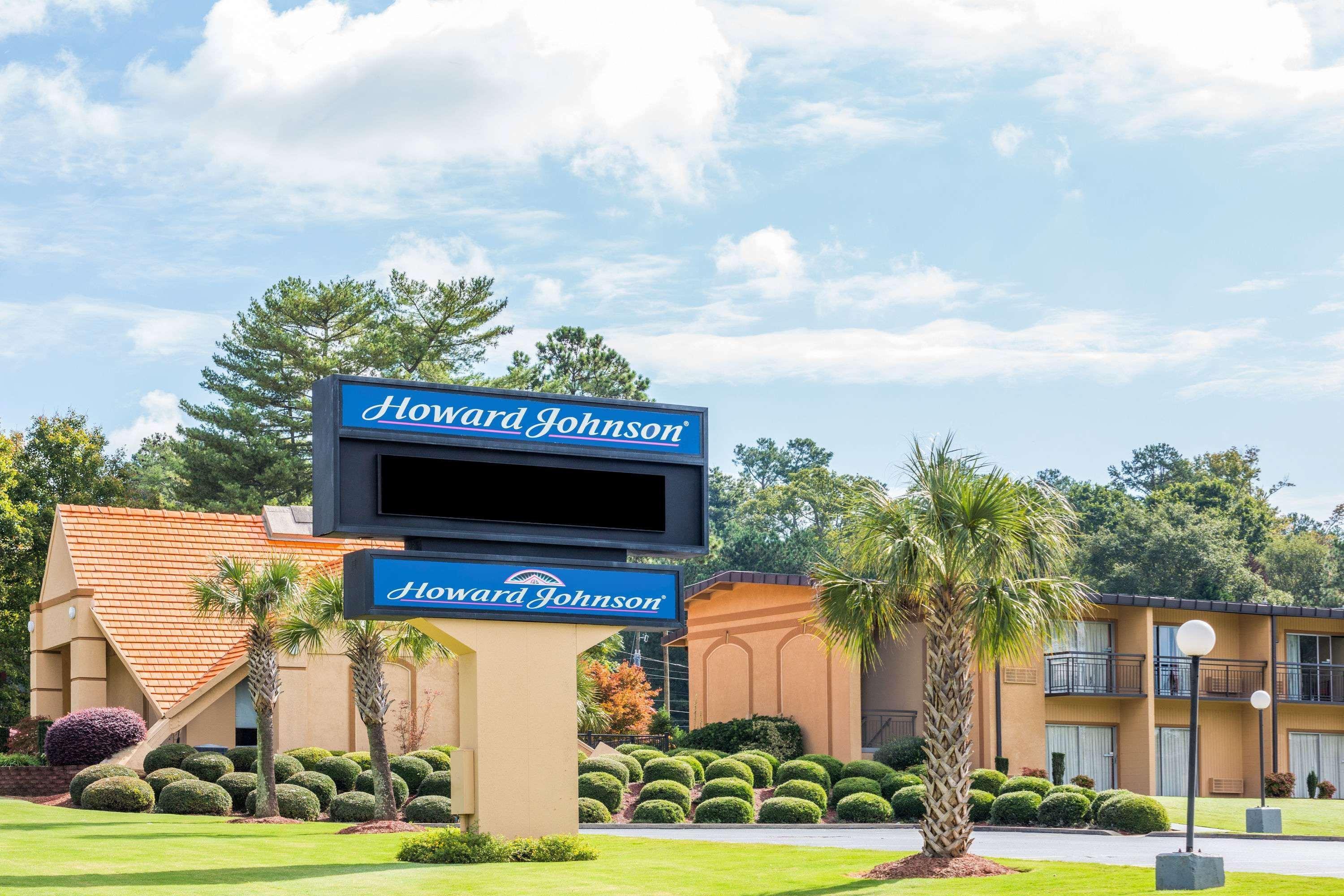 Howard Johnson By Wyndham Athens Exterior photo